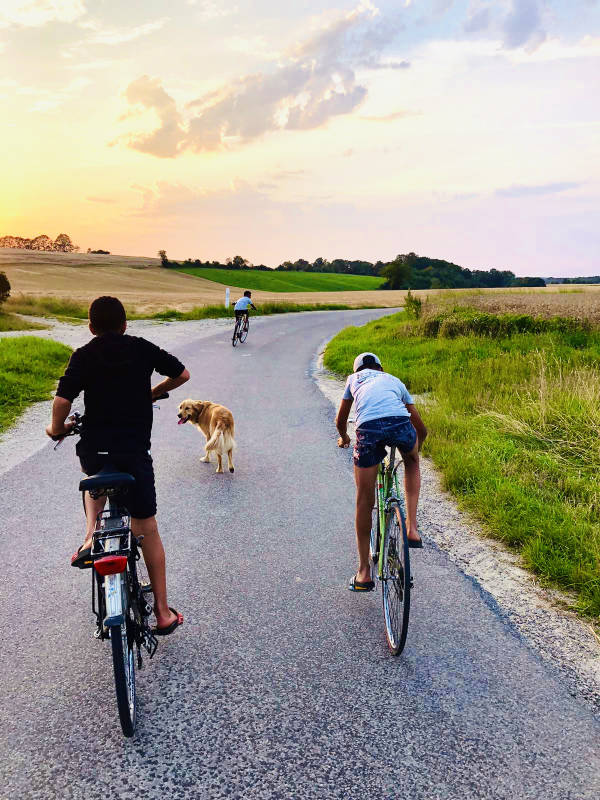 Heldenweek-2021-12 meisje bij boom heldenweek